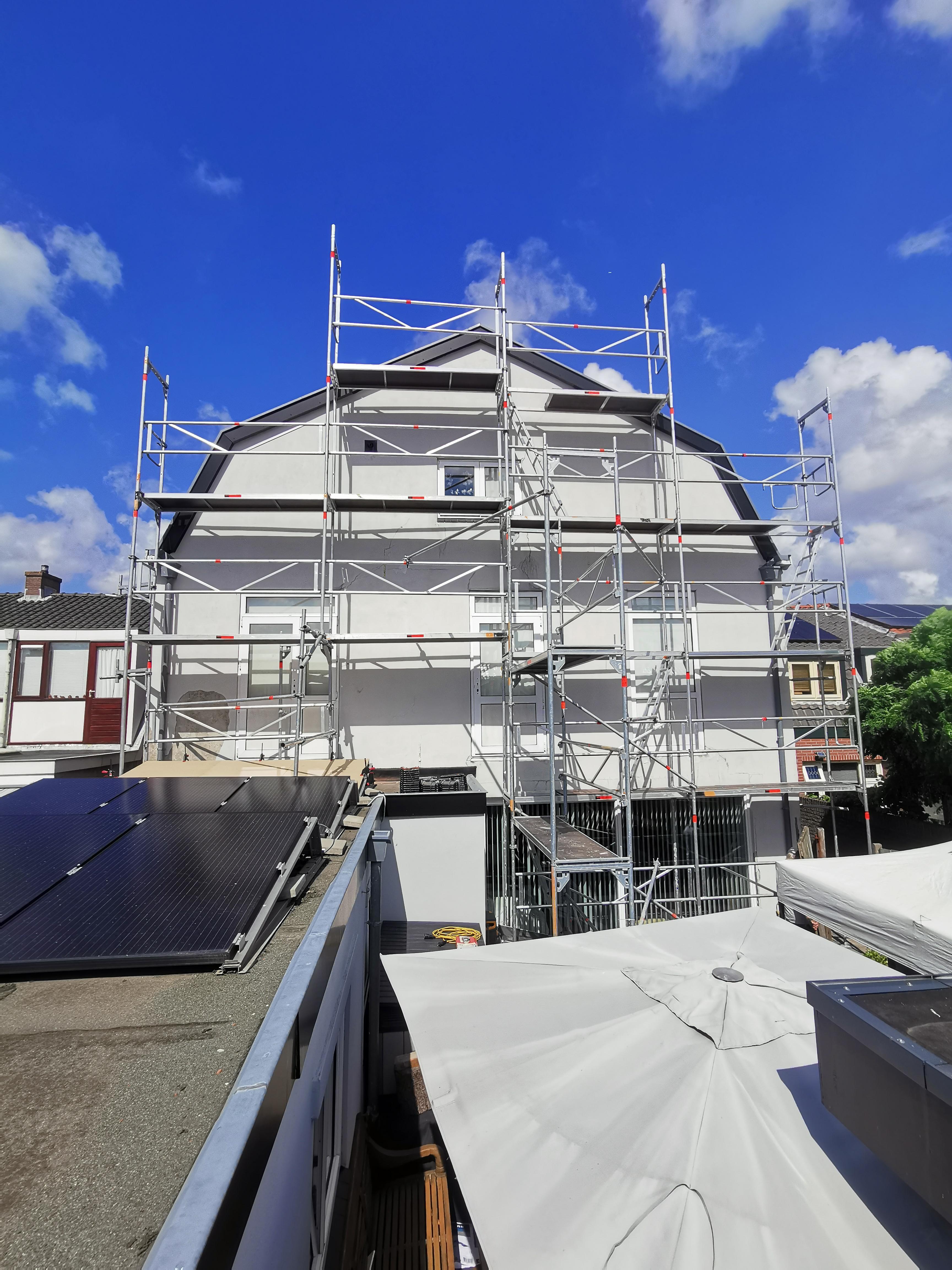 Gevelrenovatie met Antraciet Gevelbekleding